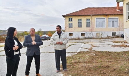 Кметът на община Панагюрище обсъди с кмета на Левски обектите за ремонт в селото